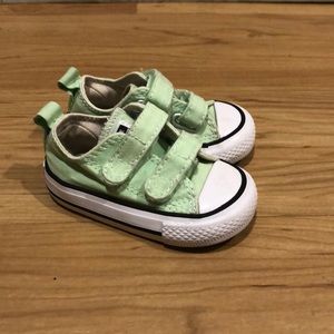 Kids converse